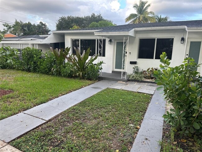 Building Photo - 13035 NE 7th Ave