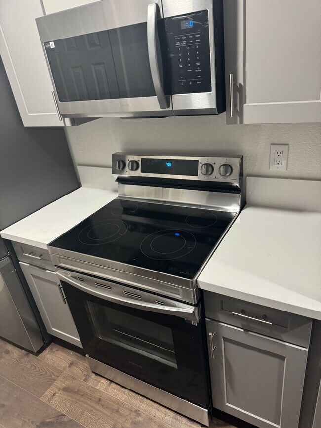 Foto del edificio - Condominium for Rent in Sacramento, CA