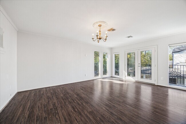 Foto del edificio - 547 3 Corners Dr