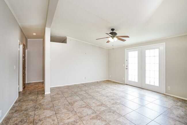 Foto del edificio - 10115 Elderberry Park Ln