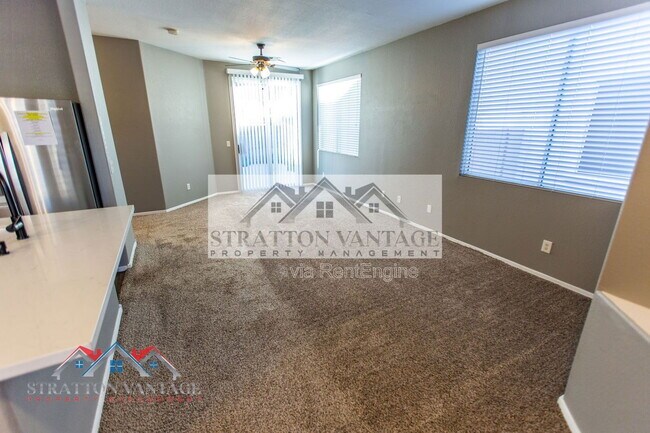 Building Photo - 1131 E Ferrara St