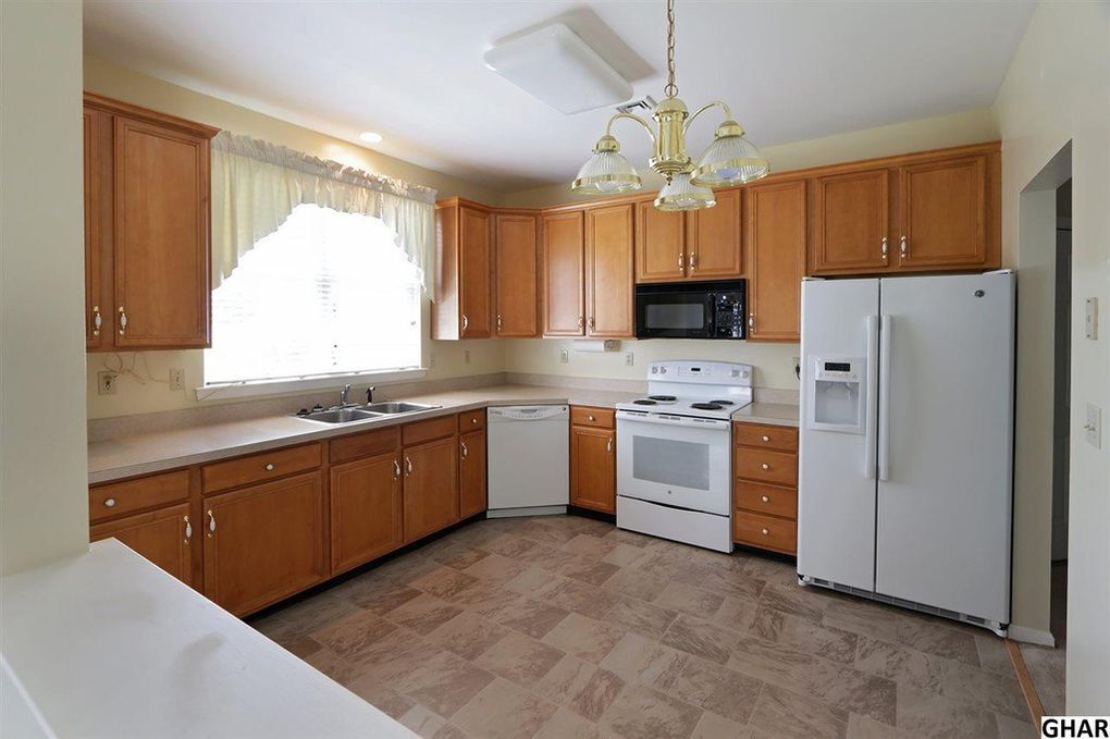 608 Springhouse Ln, Hummelstown, PA 17036 Townhome Rentals in