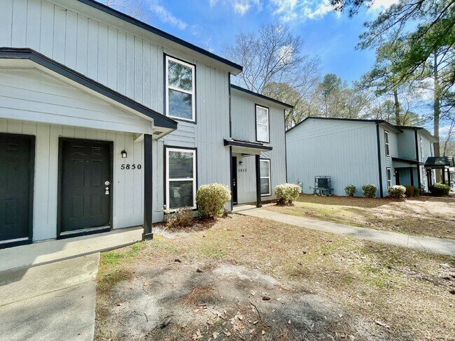 Foto del edificio - 2 bedroom, 1.5 bathroom townhome in Creeks Edge. Accepts Section 8.