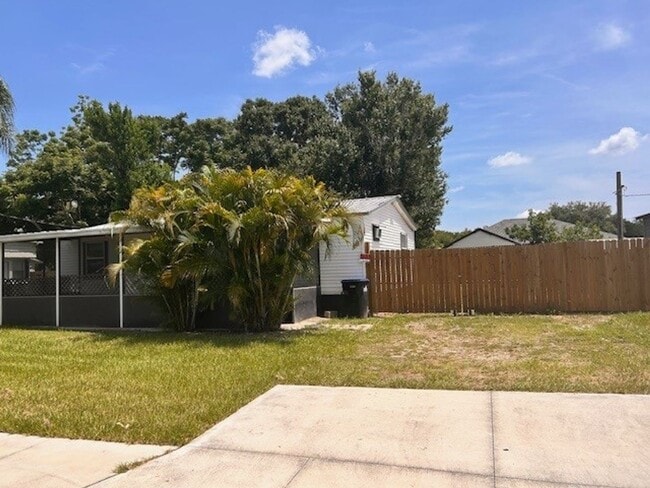 Building Photo - **3/2 Renovated manufactured home**