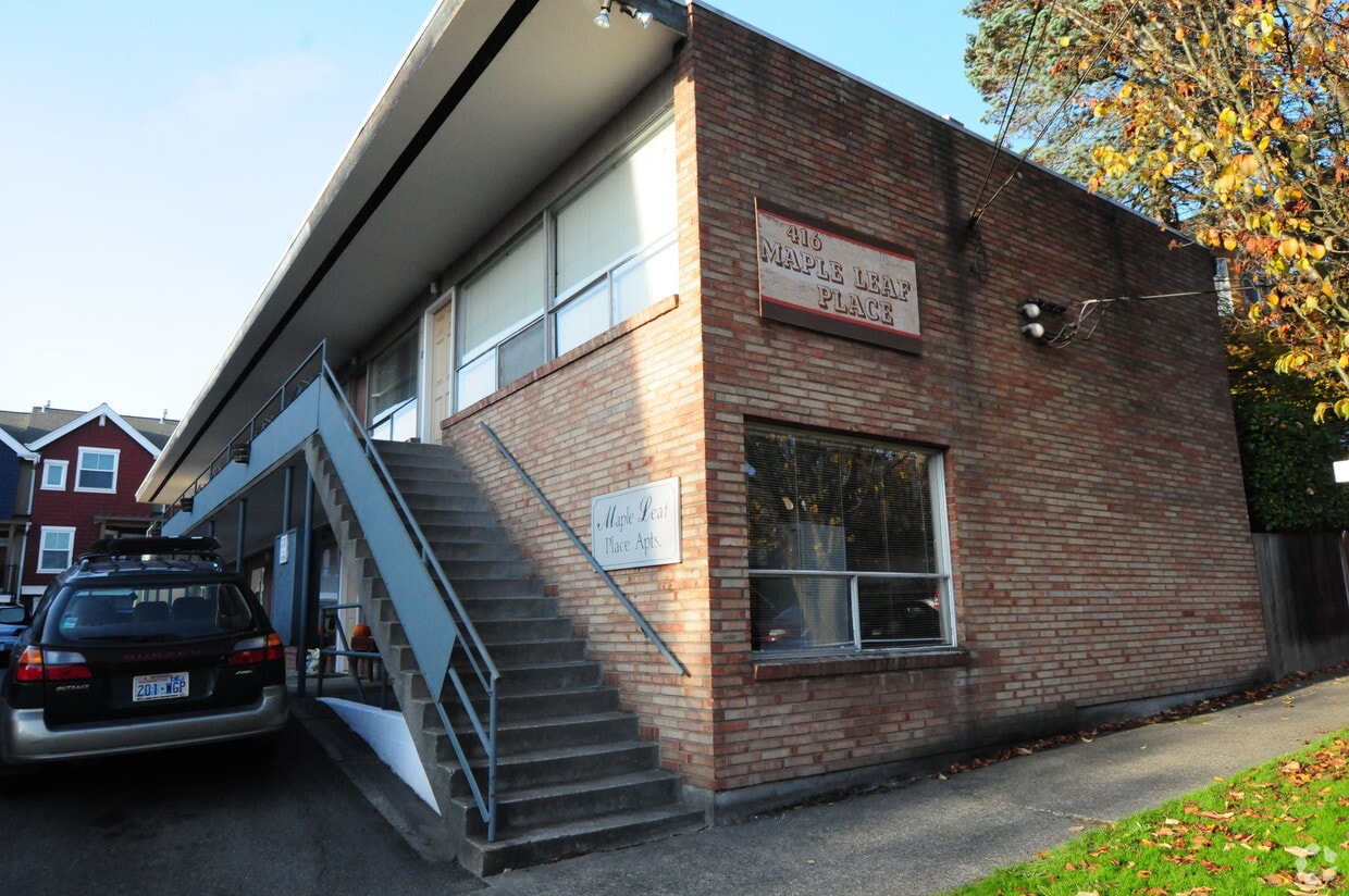 Foto principal - 416 NE Maple Leaf Pl