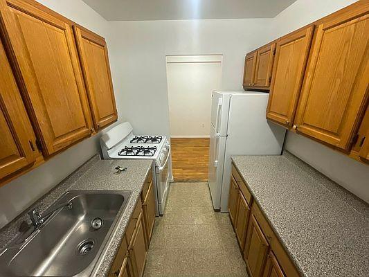 Building Photo - 1 bedroom in BRONX NY 10456