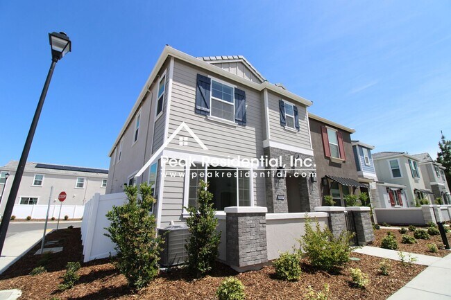Foto del edificio - Brand New 3bd/2.5ba West Sacramento Home with 2 Car Garage!