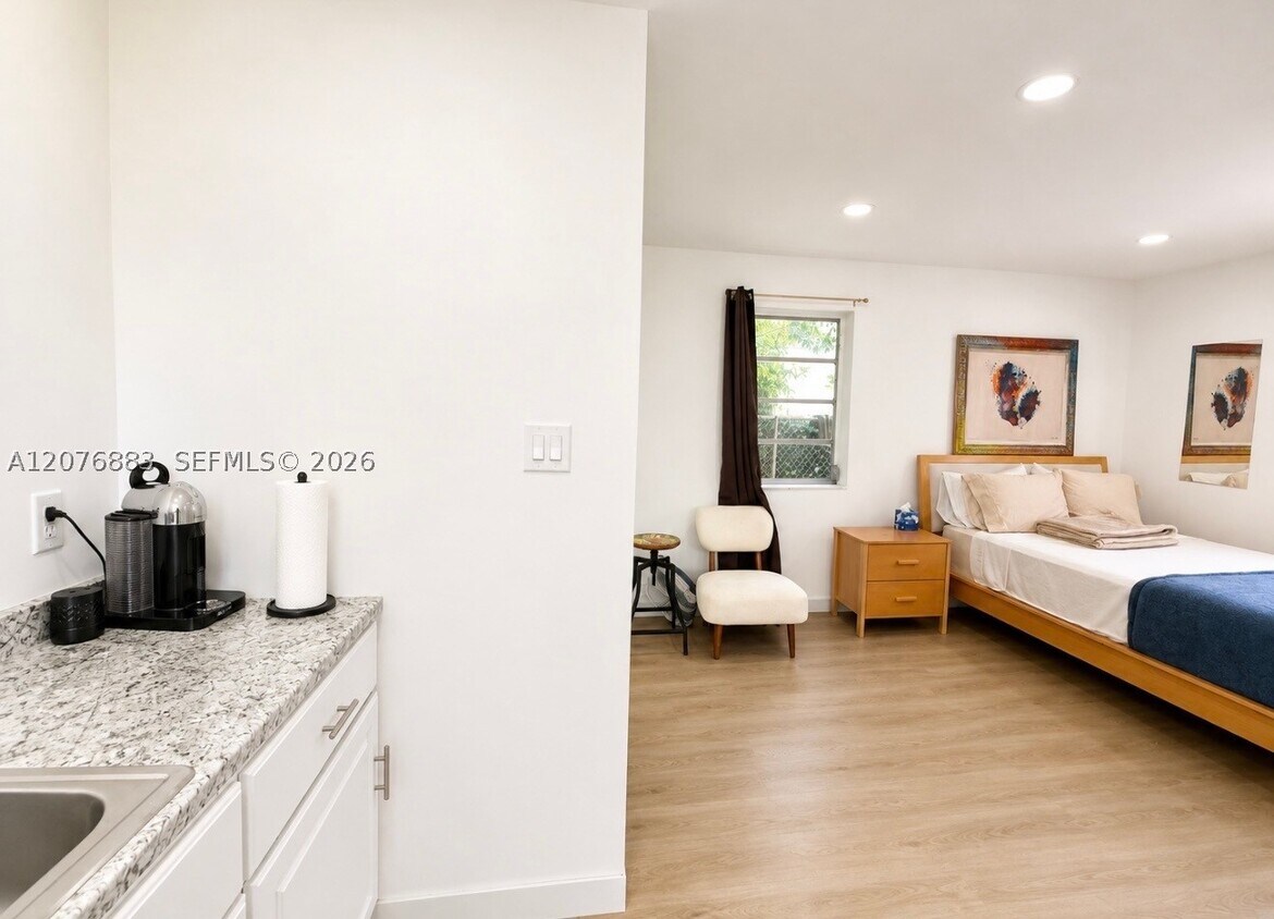 Foto del edificio - 1721 SW 14th St