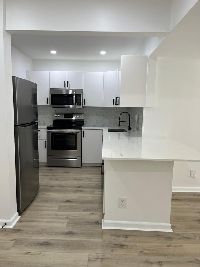 Building Photo - 480 NW 20th St