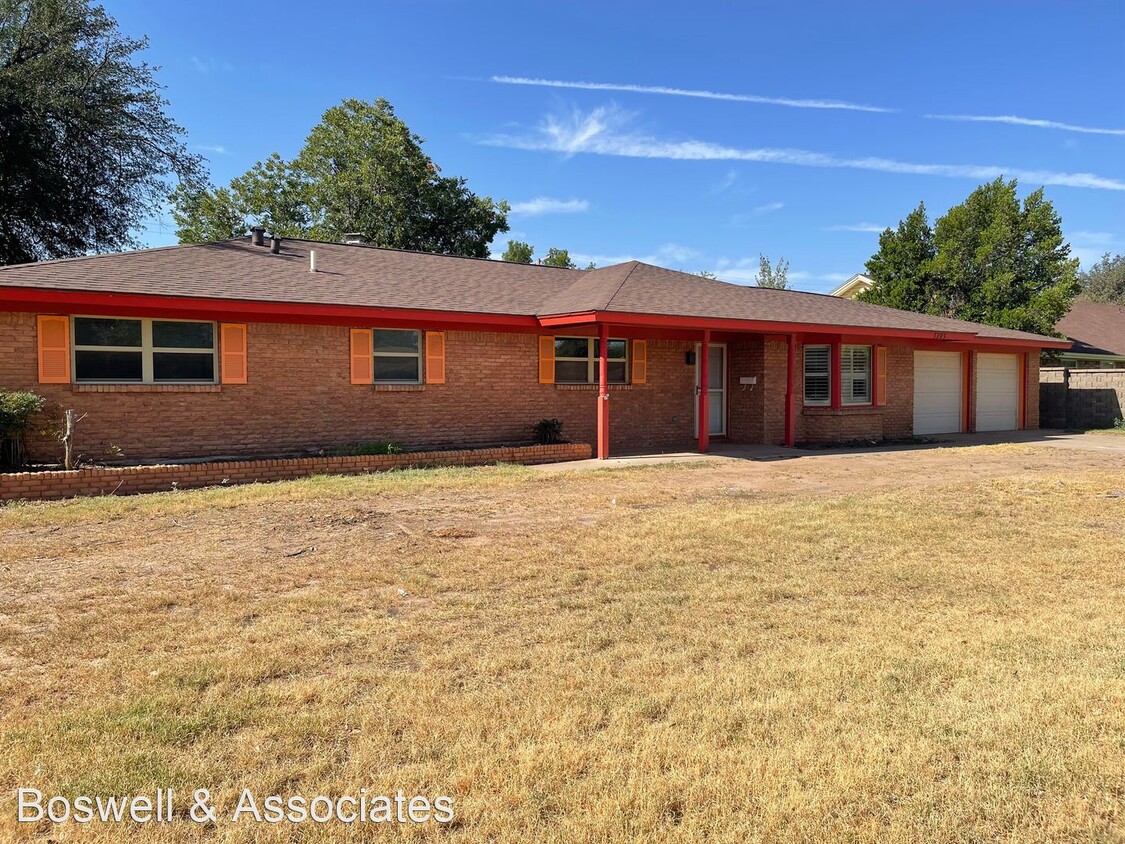 Primary Photo - 3 br, 2 bath House - 3205 W. Golf Course Rd.