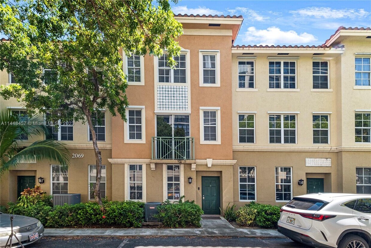 2069 S Ocean Dr, Hallandale Beach, FL 33009 Townhome Rentals in Hallandale Beach FL