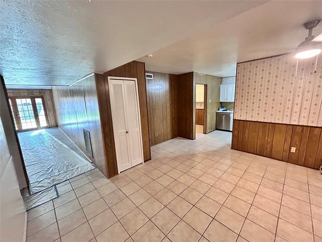 Foto del edificio - 705 Edelweiss Dr