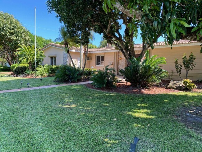 Foto del edificio - 8100 SW 142nd Terrace