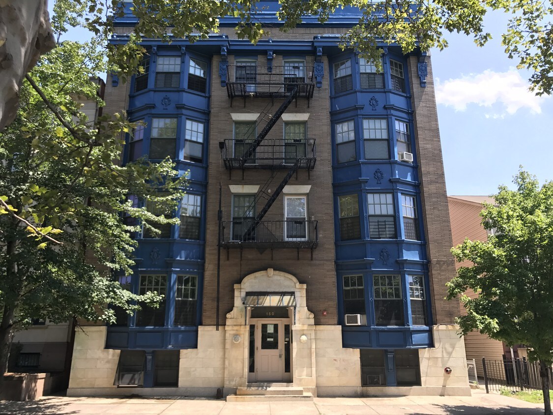 150 Broad St, Newark, NJ 07104 Apartments in Newark, NJ
