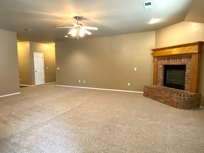 Foto del edificio - Beautiful 4 Bed In Choctaw School District