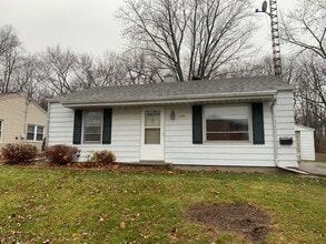 Building Photo - 1334 N Linden St