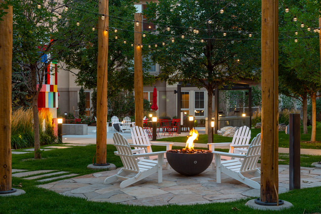 Enjoy the updated outdoor courtyard with fire pits and grill stations - 21 Fitzsimons