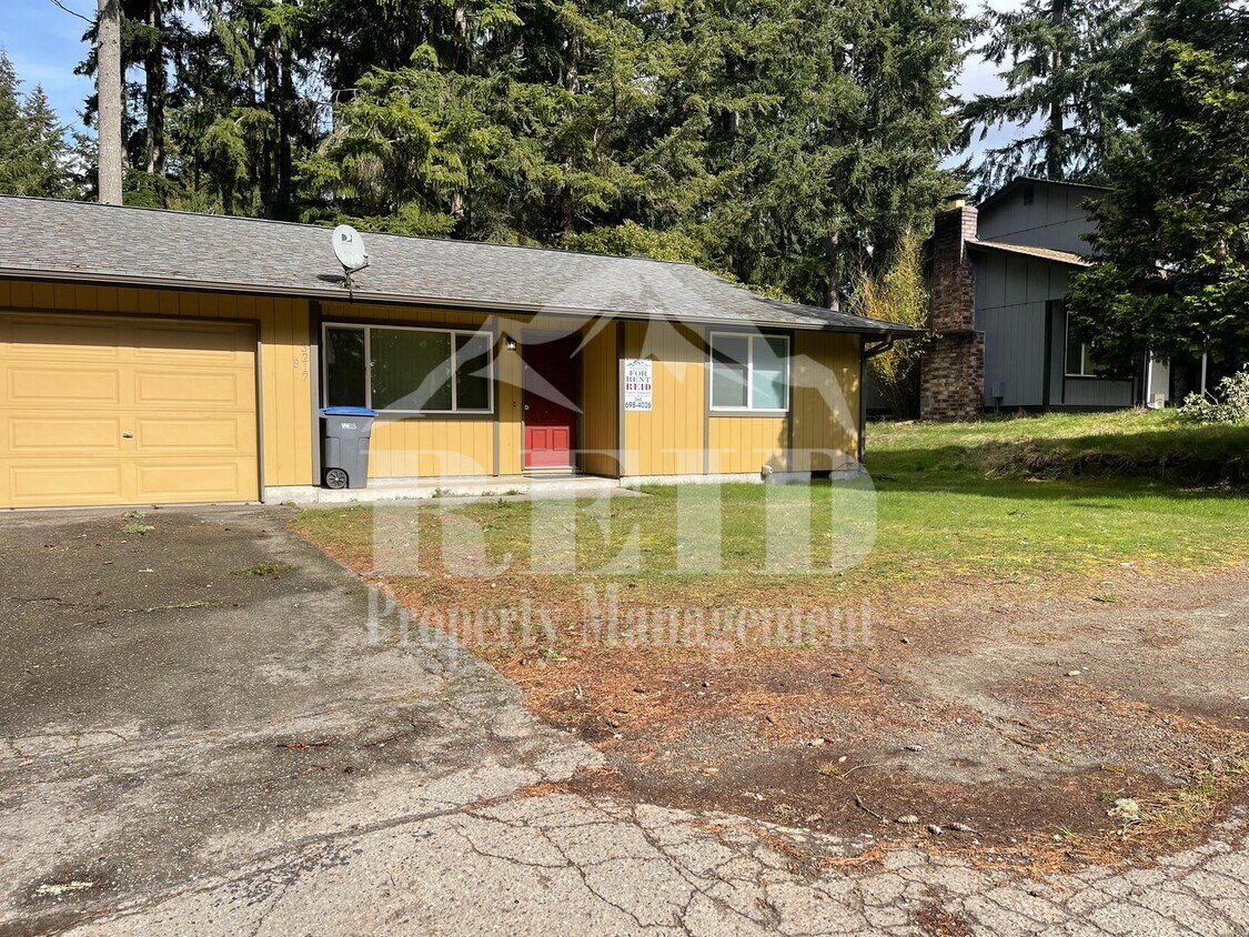 Photo - DUPLEX - 2 BED 1 BATH WITH 1 CAR GARAGE IN CENTRAL PORT ORCHARD!