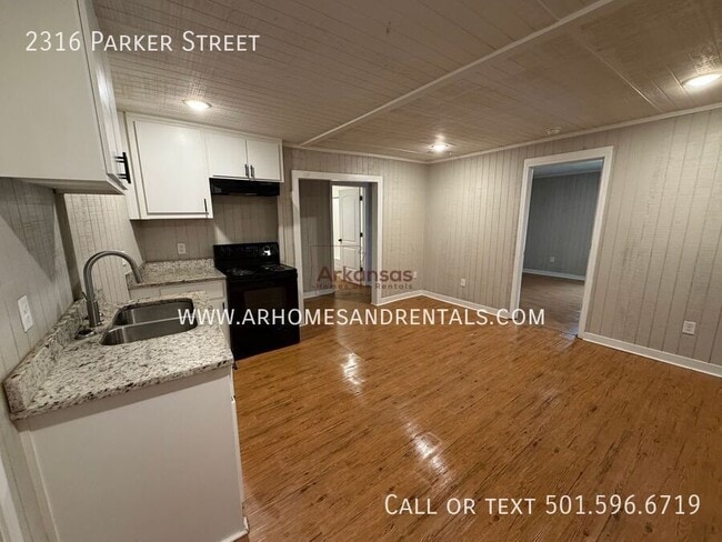 Building Photo - 2316 Parker St