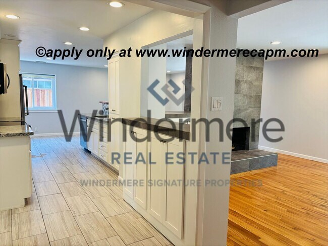 Foto del edificio - Beautiful 3BD/ 2BA Arden Arcade Home with Spacious Yard In Highly Desirable Location!