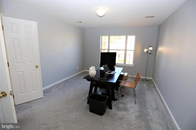 Building Photo - 16221 Ellipse Terrace