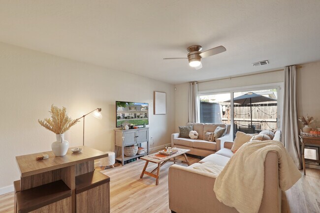 Foto del edificio - 924 Rutledge Dr