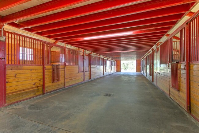Building Photo - 382 Private Rd 2781