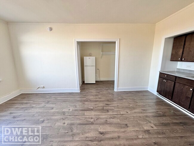 Foto del edificio - 2779 N Milwaukee Ave