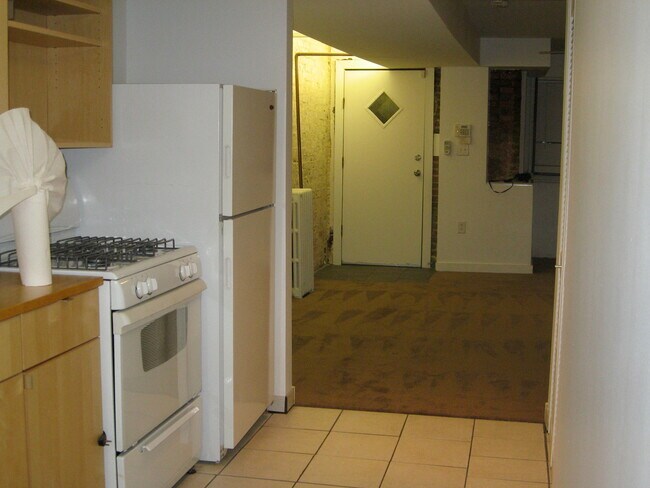 Building Photo - 1212 Linden Pl NE