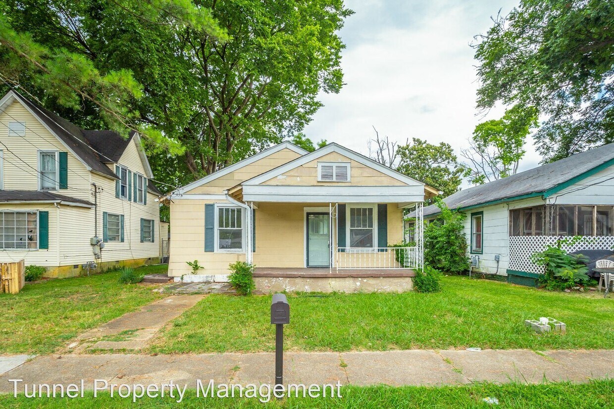 4 br, 1.5 bath House 1021 Peachtree Street House Rental in