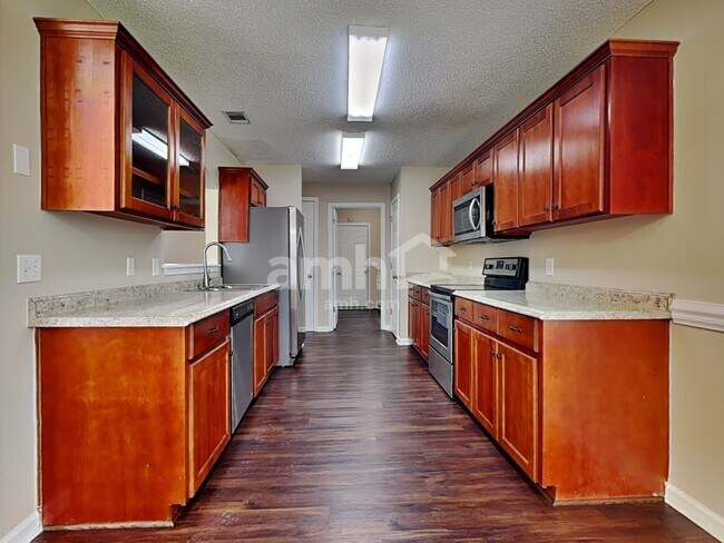 Foto del edificio - 28 Blue Lake St