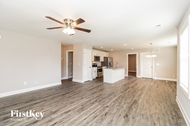 Building Photo - 137 Fir Dr