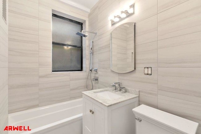 Building Photo - 35 East 84th Street