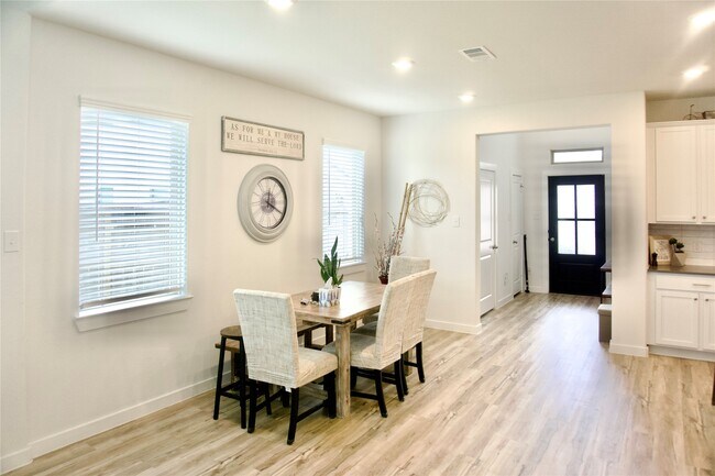 Foto del edificio - 31106 Aumbrey Ivy Ct
