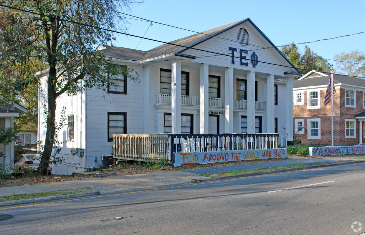 Foto principal - 629 W Pensacola St