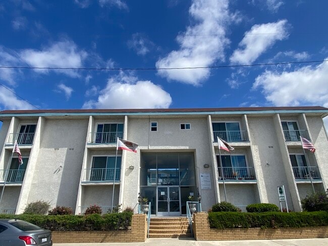 Building Photo - 4783 W 133rd St