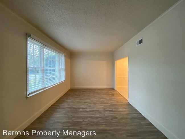 Building Photo - 3 br, 2.5 bath House - 215 Russ Drive