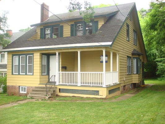 Primary Photo - 1005 E Colvin St