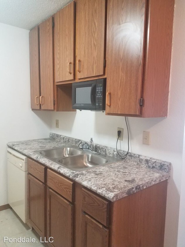 Primary Photo - 10630 Tamarack St NW