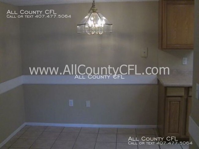 Building Photo - 6065 Village Cir N