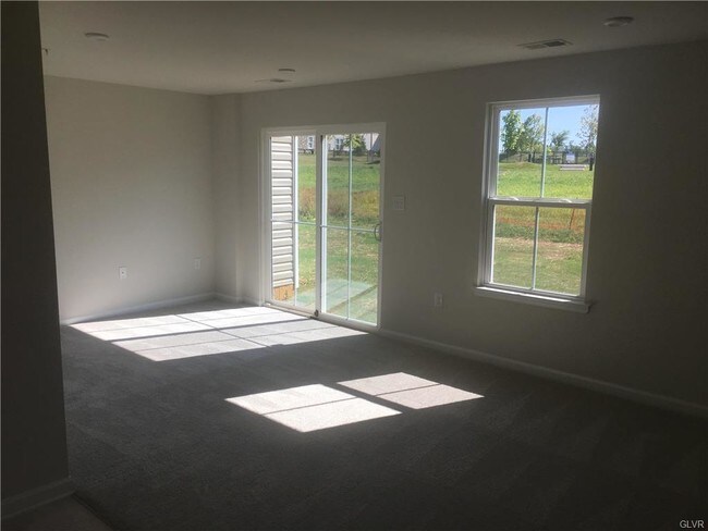 Building Photo - 2360 Raya Way