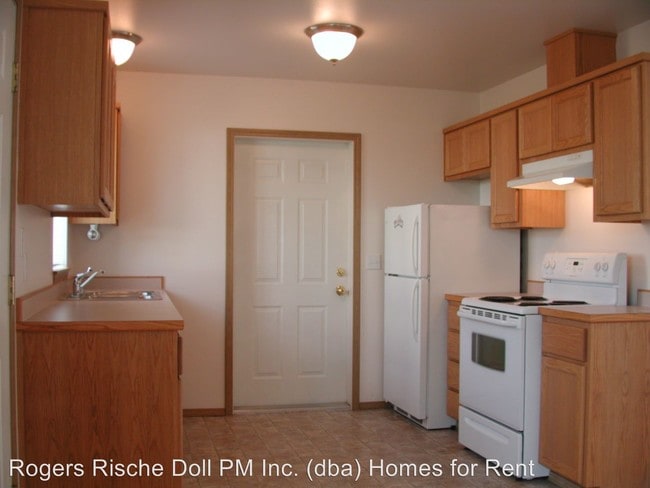 Building Photo - 1375 NW Falls Creek Loop