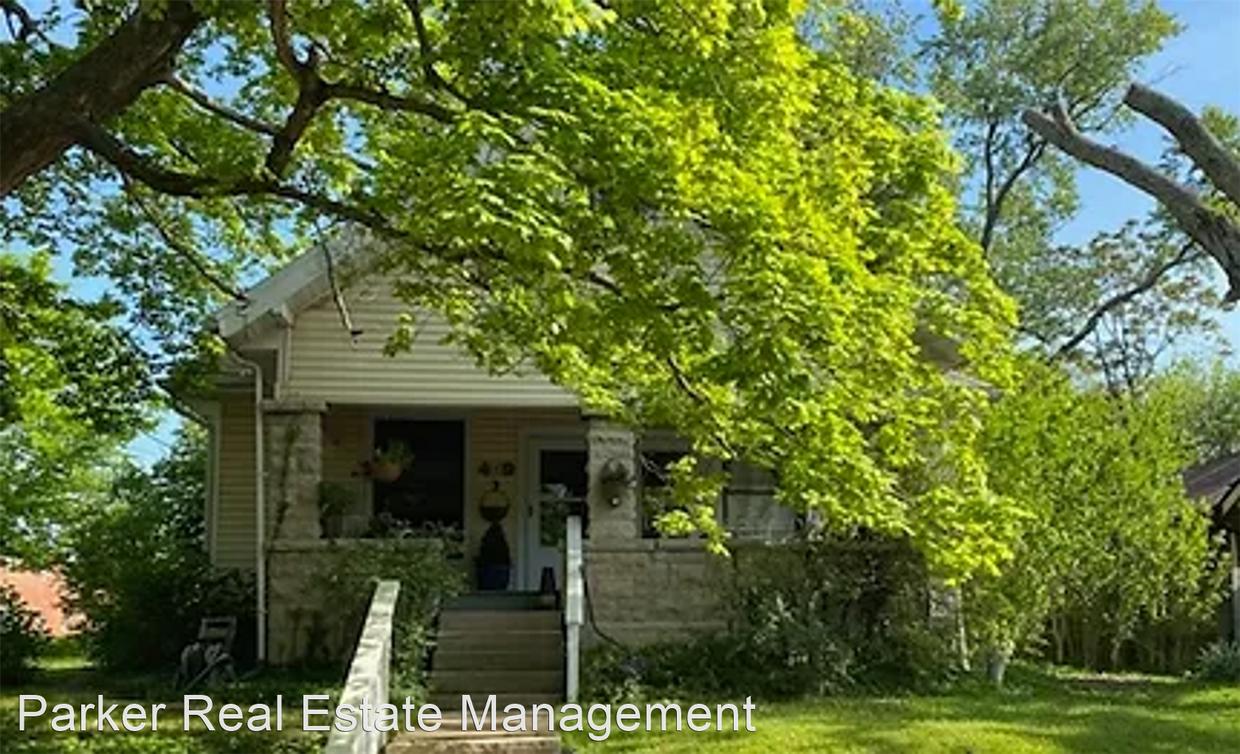 2 br, 1 bath House 409 E University Street House Rental in