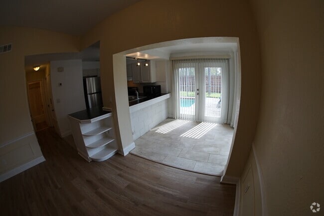 Building Photo - 6158 Sandcrest Cir