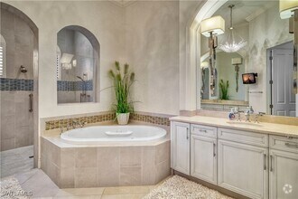 Building Photo - 9647 Lipari Ct