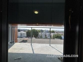 Foto del edificio - 1079 Commonwealth Ave