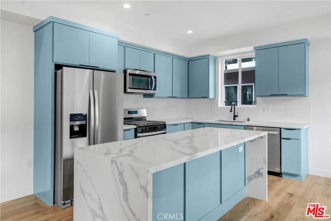 Foto del edificio - 4440 Turquoise St