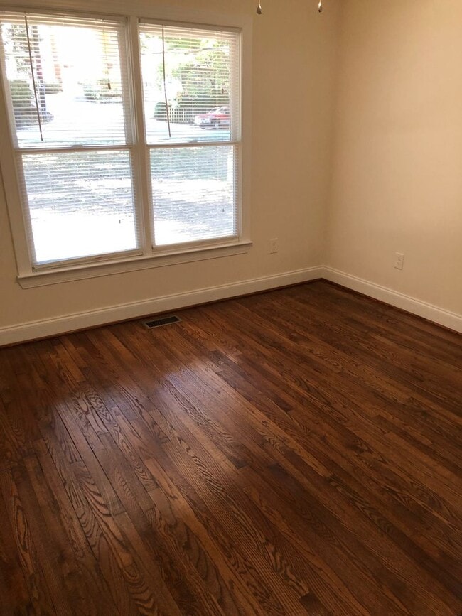 Foto del edificio - 333-335 Hillcrest