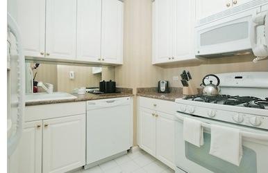 Building Photo - 210 E 65th St