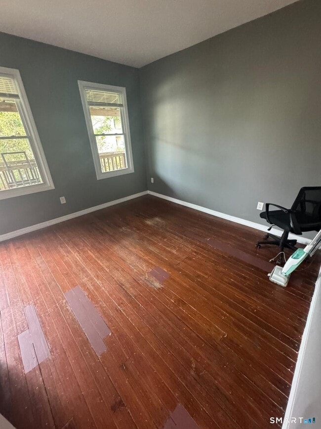 Building Photo - 182 Hewitt St